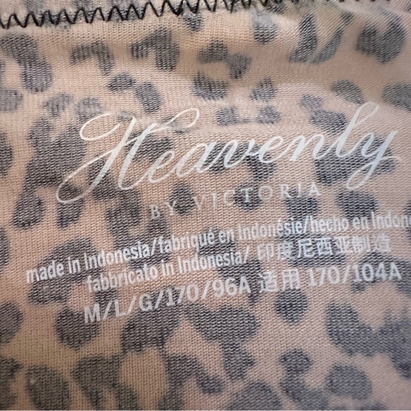 NWOT Heavenly By Victoria Animal Print Short Pajama Set Matching Robe Medium - Picture 5 of 15